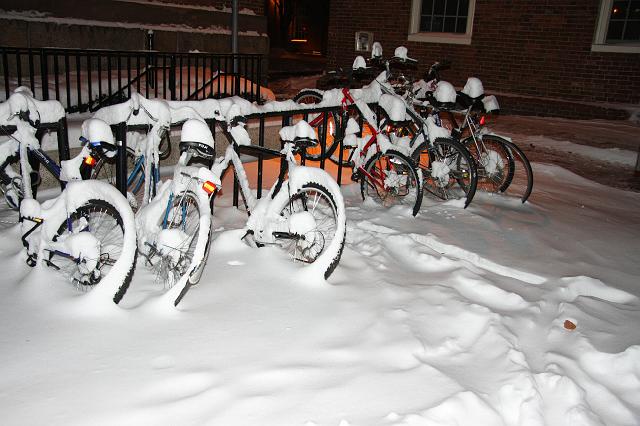 IMG_0991.jpg - Bicycles near Harvard Square